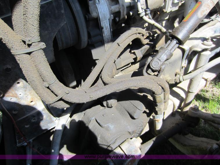 image for item D5511 1985 Volvo White WCM semi truck