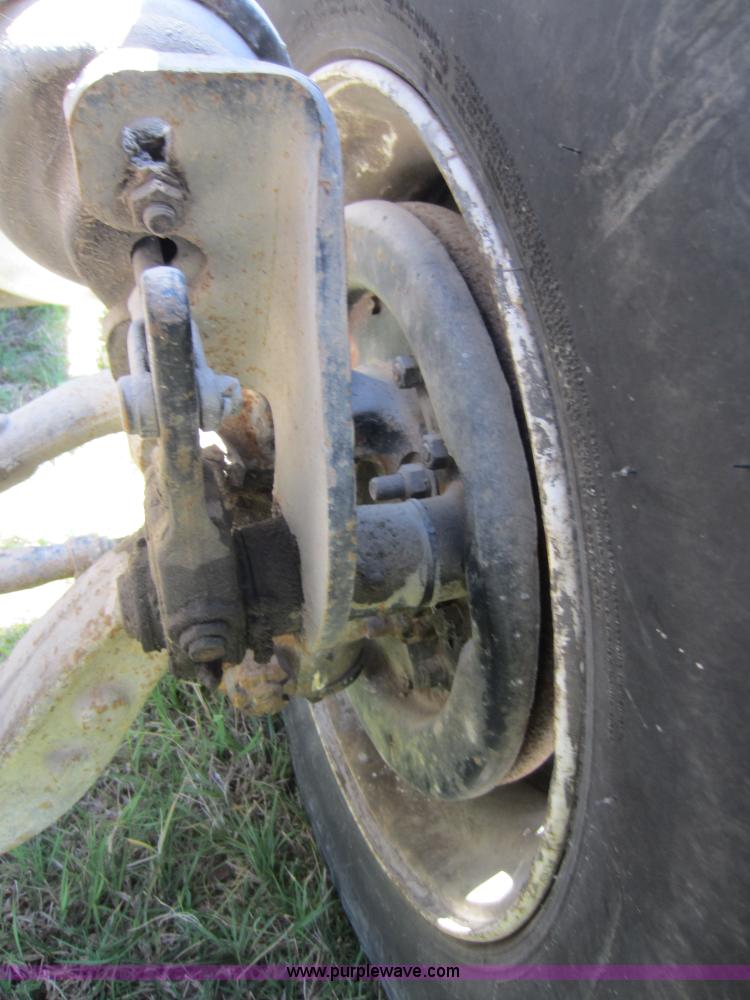 image for item D5511 1985 Volvo White WCM semi truck