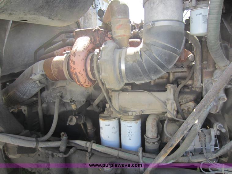 image for item D5511 1985 Volvo White WCM semi truck