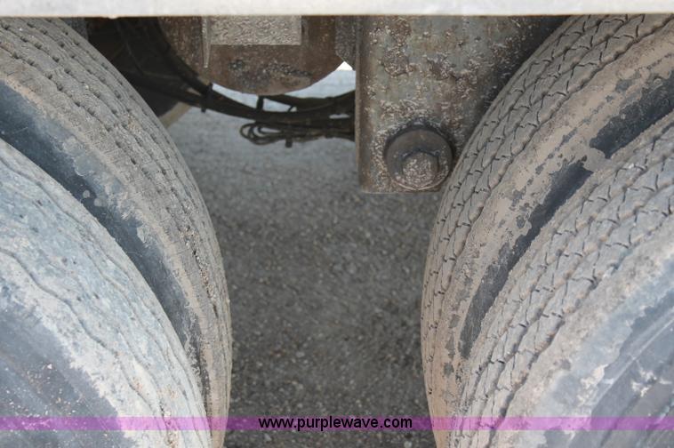 image for item D7865 2001 Great Dane dry van trailer