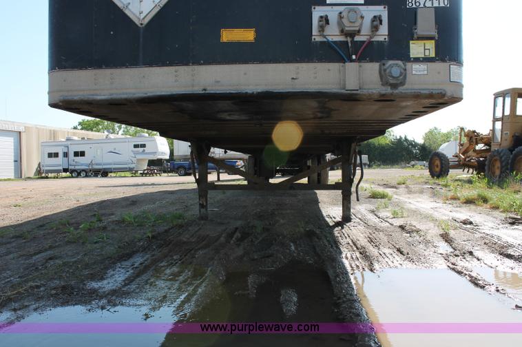 image for item D7866 2000 Great Dane dry van trailer