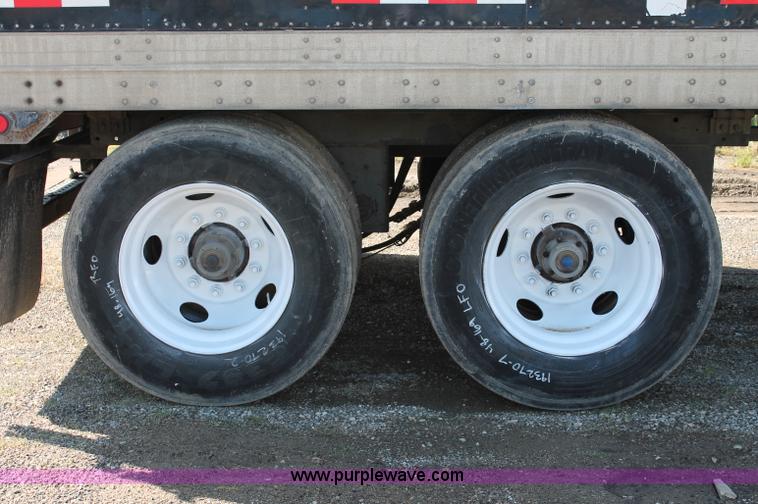 image for item D7866 2000 Great Dane dry van trailer