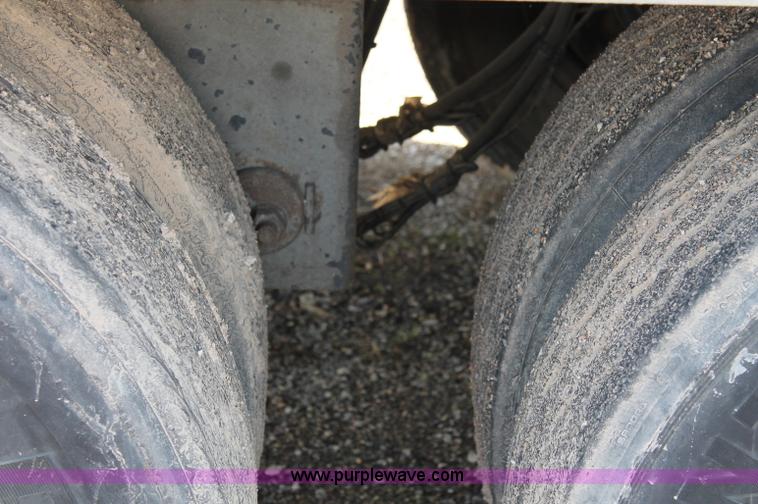 image for item D7866 2000 Great Dane dry van trailer