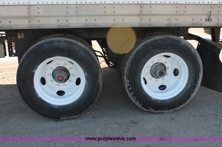 image for item D7867 2000 Great Dane dry van trailer