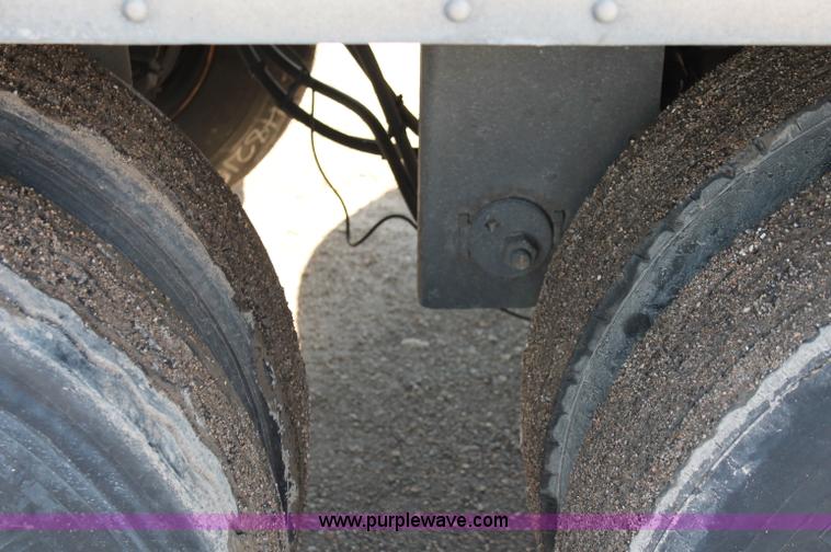 image for item D7867 2000 Great Dane dry van trailer