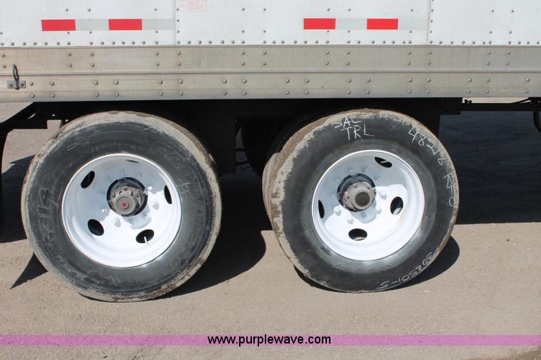image for item D7867 2000 Great Dane dry van trailer
