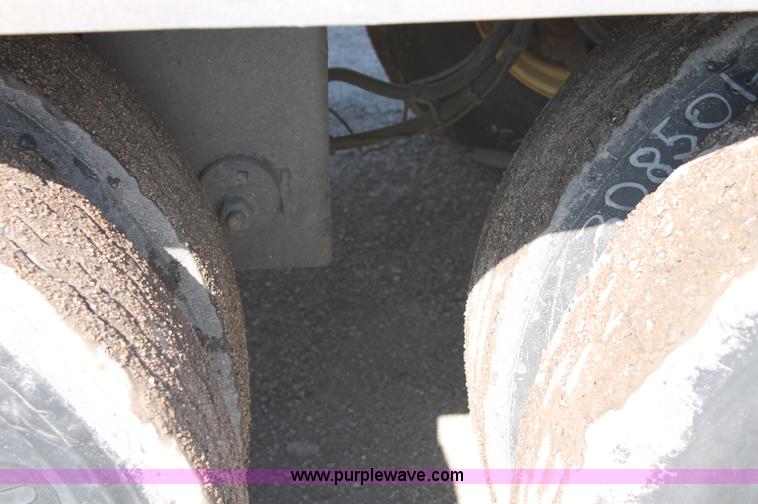 image for item D7867 2000 Great Dane dry van trailer