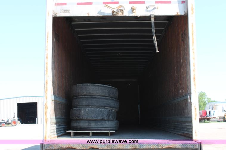 image for item D7867 2000 Great Dane dry van trailer