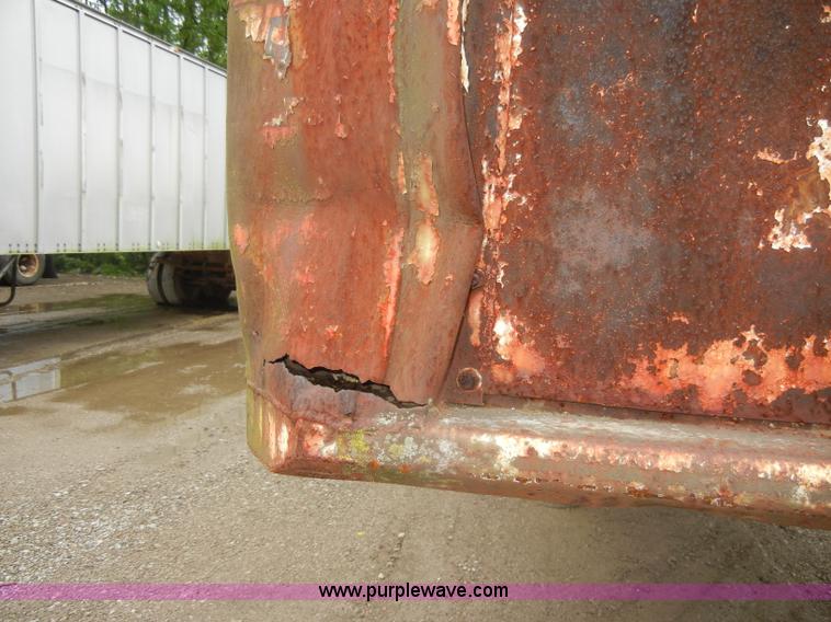 image for item K9198 1974 Gindy 42' dry van trailer