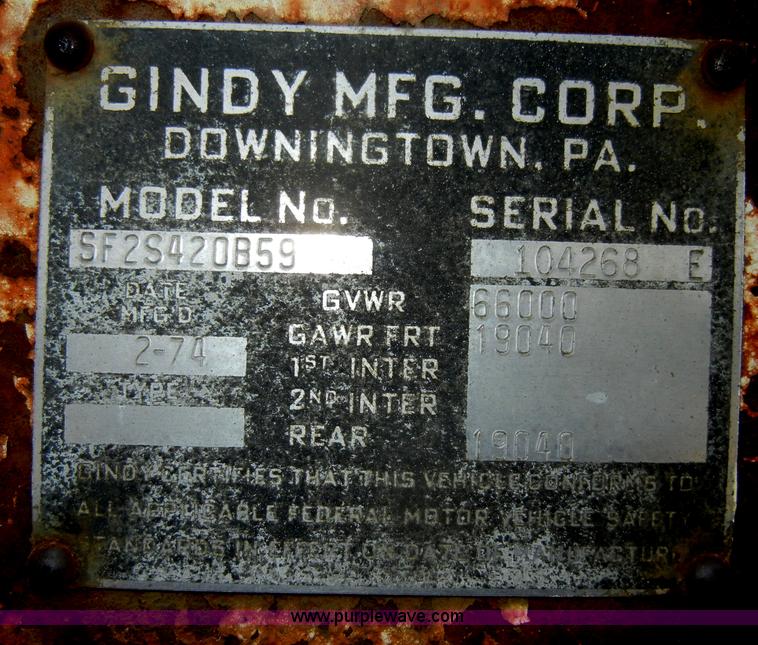 image for item K9198 1974 Gindy 42' dry van trailer