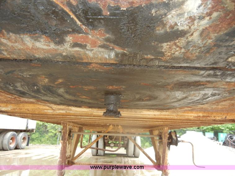 image for item K9198 1974 Gindy 42' dry van trailer