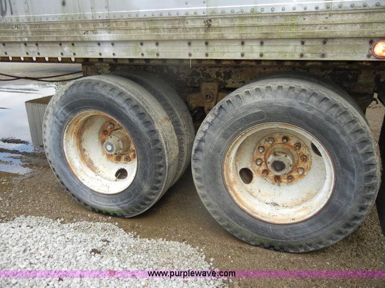 image for item K9198 1974 Gindy 42' dry van trailer