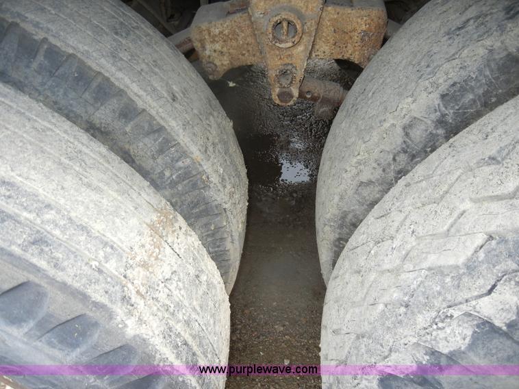 image for item K9198 1974 Gindy 42' dry van trailer