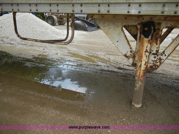 image for item K9198 1974 Gindy 42' dry van trailer