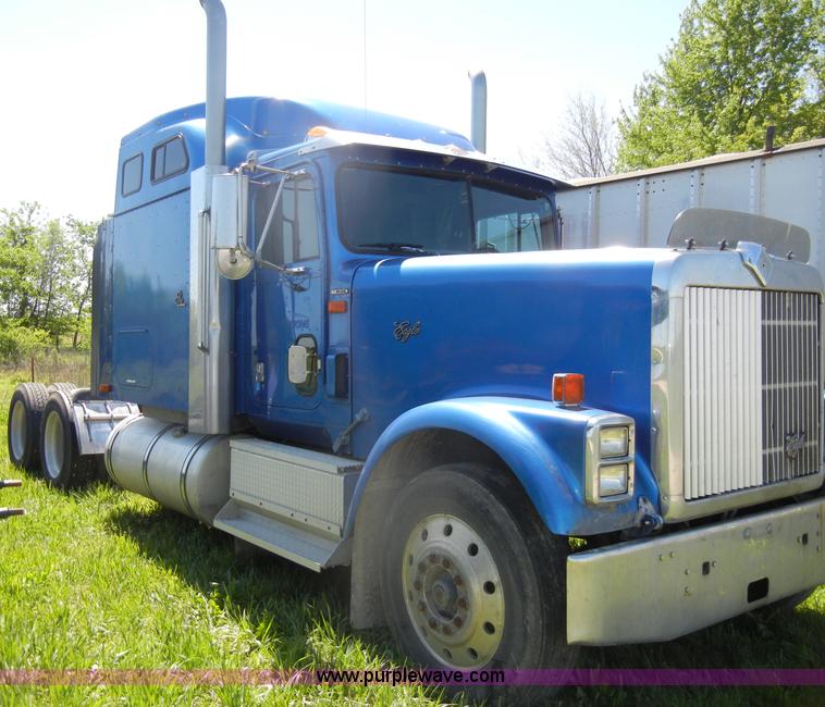 image for item K9750 1997 IH Eagle 9300 semi truck