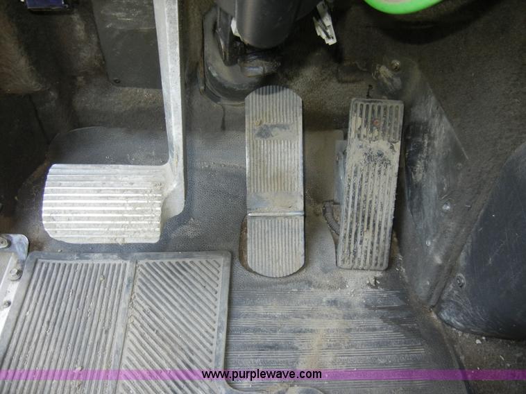 image for item K9750 1997 IH Eagle 9300 semi truck