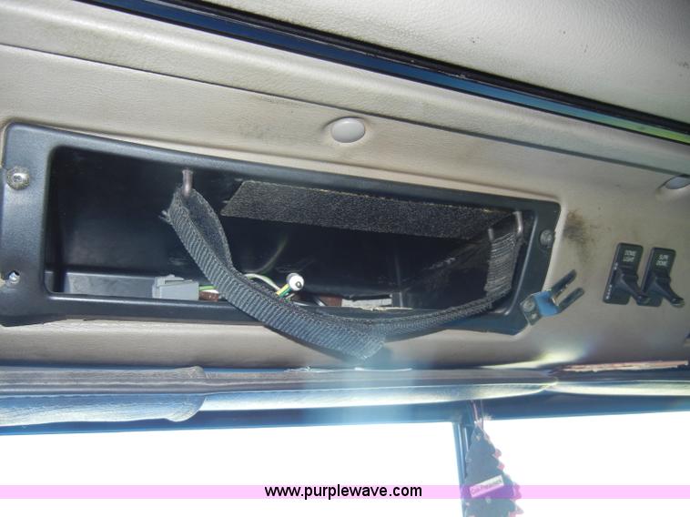 image for item K9750 1997 IH Eagle 9300 semi truck