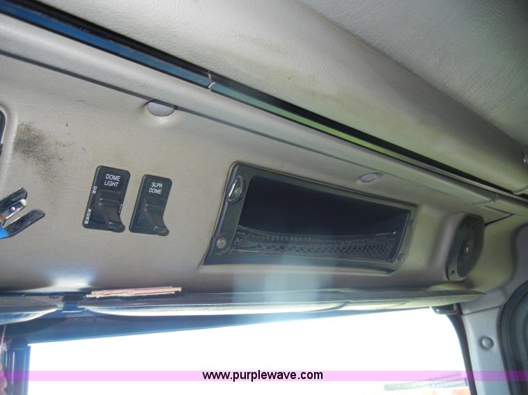 image for item K9750 1997 IH Eagle 9300 semi truck