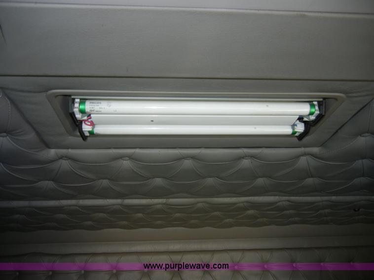 image for item K9750 1997 IH Eagle 9300 semi truck