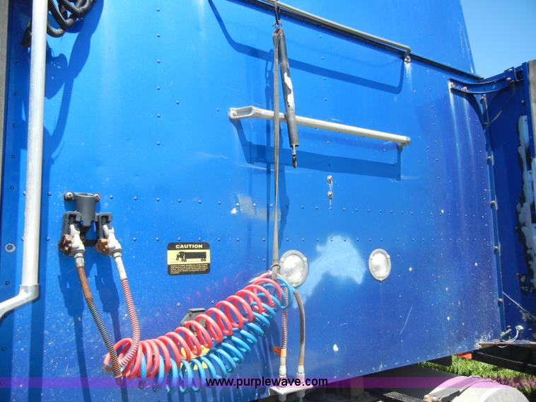 image for item K9750 1997 IH Eagle 9300 semi truck