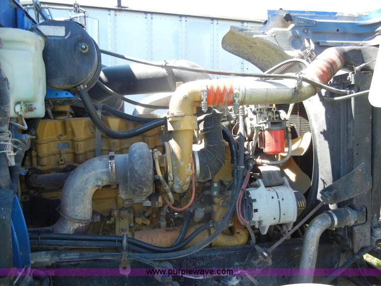 image for item K9750 1997 IH Eagle 9300 semi truck