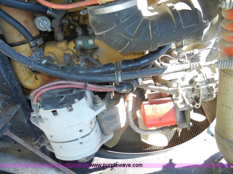 image for item K9750 1997 IH Eagle 9300 semi truck