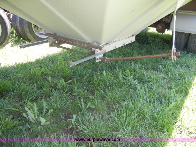 image for item K9759 1989 Merritt T 43' grain trailer