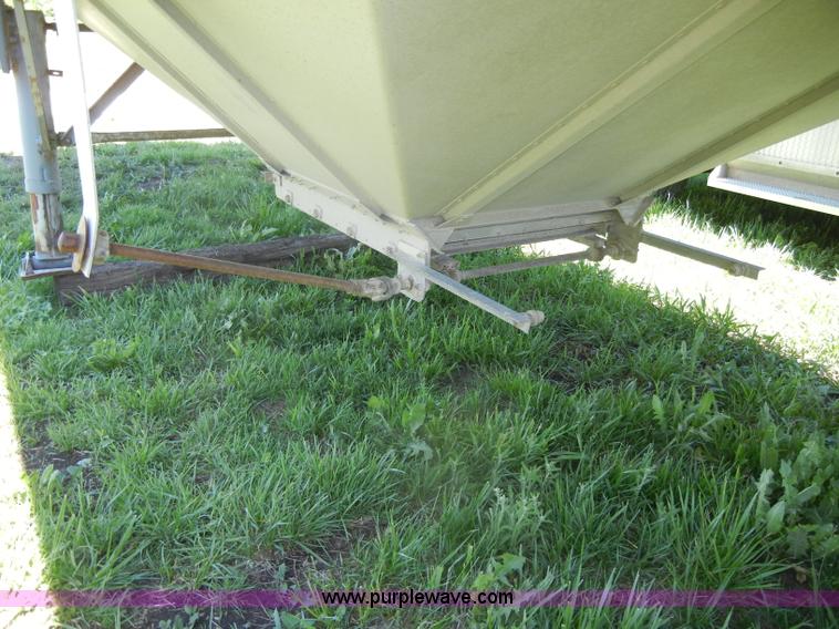 image for item K9759 1989 Merritt T 43' grain trailer