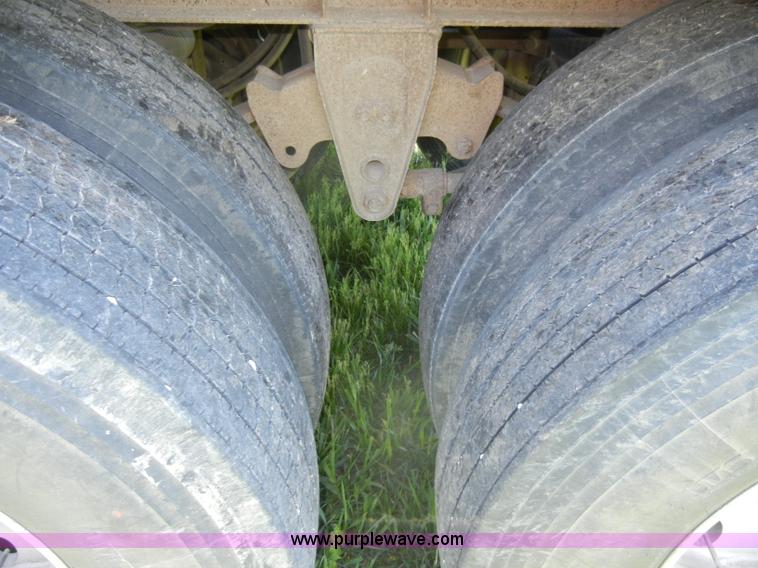 image for item K9759 1989 Merritt T 43' grain trailer