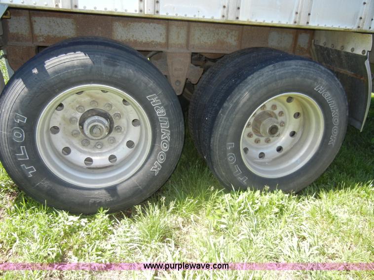 image for item K9759 1989 Merritt T 43' grain trailer