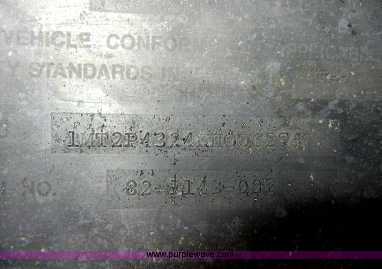 image for item K9759 1989 Merritt T 43' grain trailer