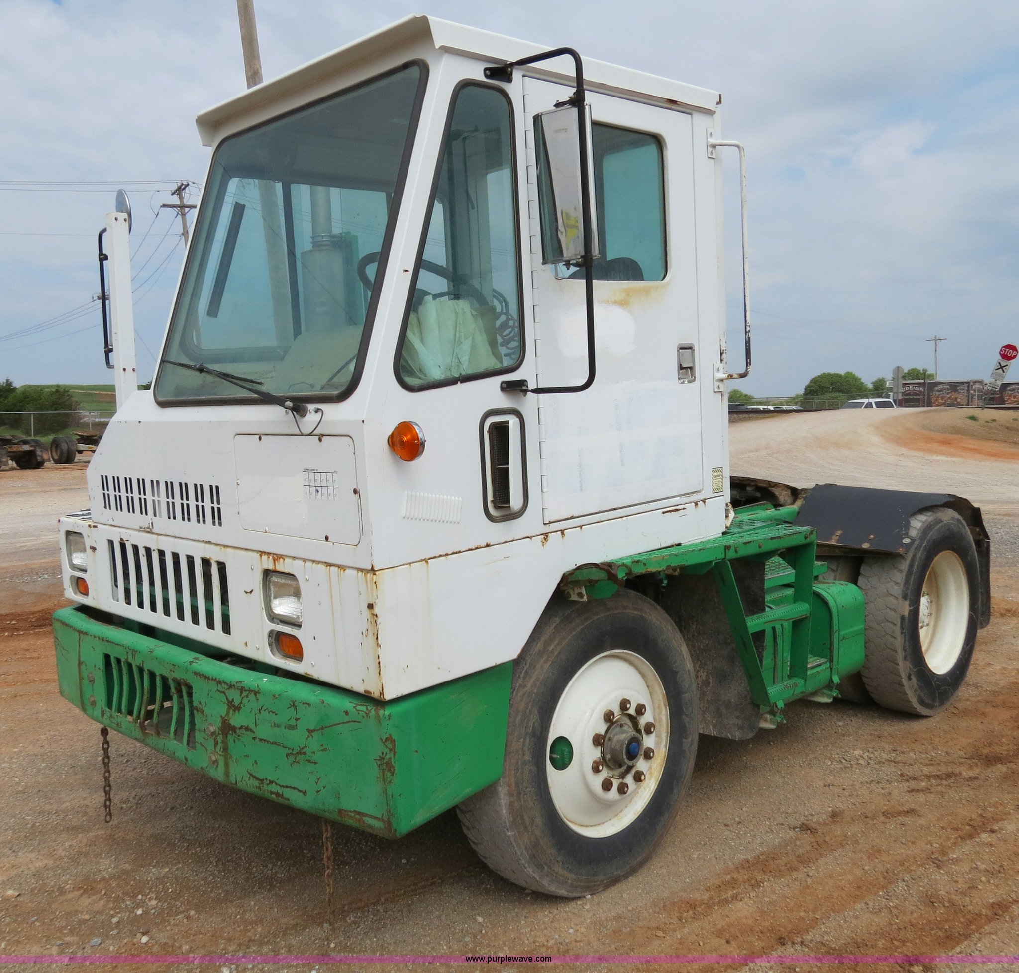 Ottawa yard tractor in Oklahoma City, OK Item B2286 sold Purple Wave