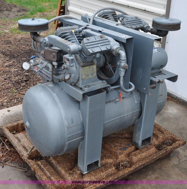 image for item A5871 Ingersoll Rand vacuum pump system