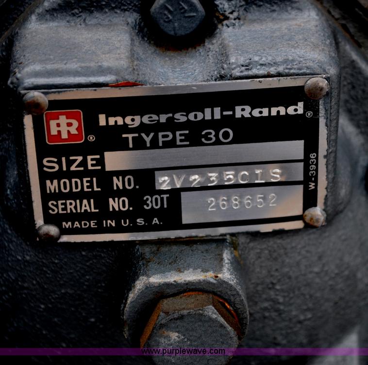 image for item A5871 Ingersoll Rand vacuum pump system