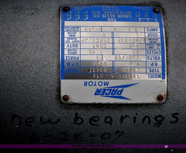 image for item A5871 Ingersoll Rand vacuum pump system