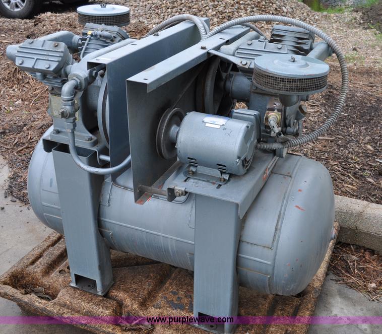 image for item A5871 Ingersoll Rand vacuum pump system