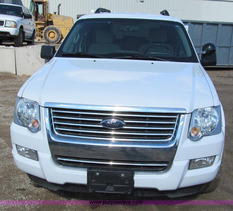 image for item A8191 2008 Ford Explorer SUV