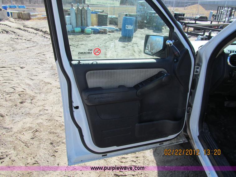 image for item A8191 2008 Ford Explorer SUV