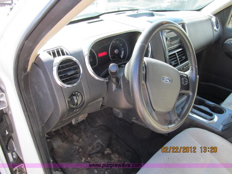 image for item A8191 2008 Ford Explorer SUV