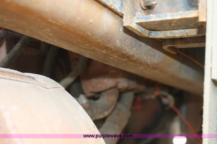 image for item B6597 2001 International 4900 semi truck cab and chassis