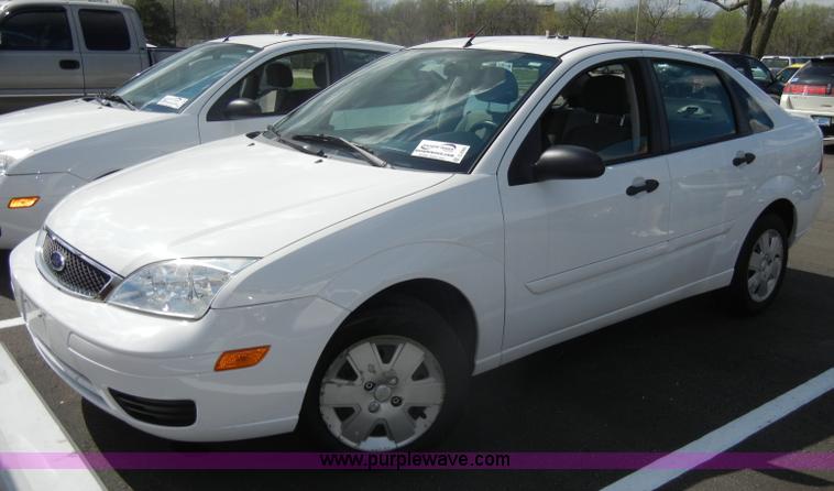 image for item C4360 2007 Ford Focus SE