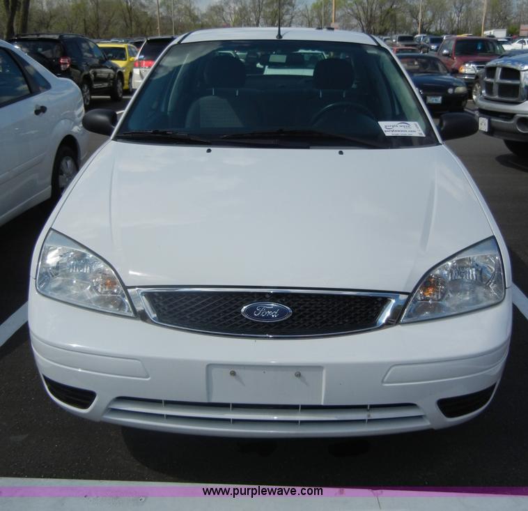 image for item C4360 2007 Ford Focus SE