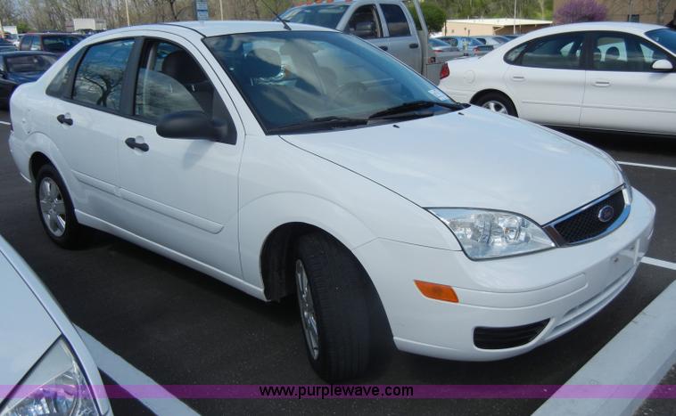 image for item C4360 2007 Ford Focus SE