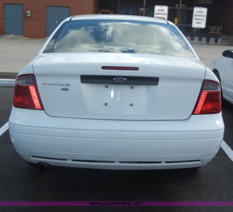 image for item C4360 2007 Ford Focus SE