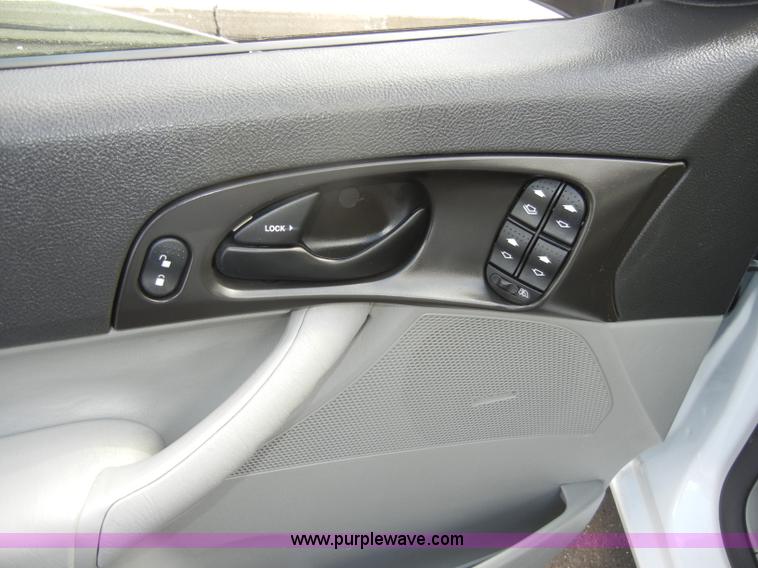 image for item C4360 2007 Ford Focus SE