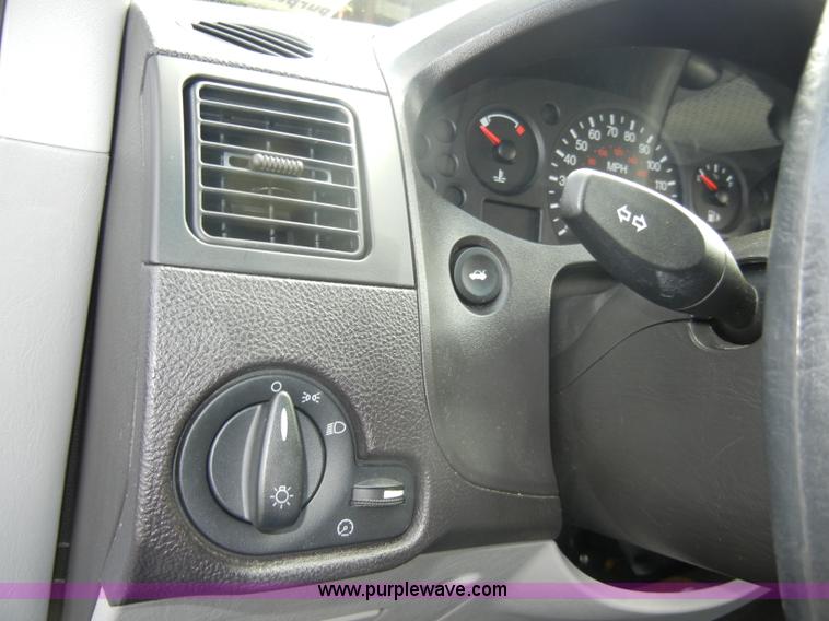 image for item C4360 2007 Ford Focus SE