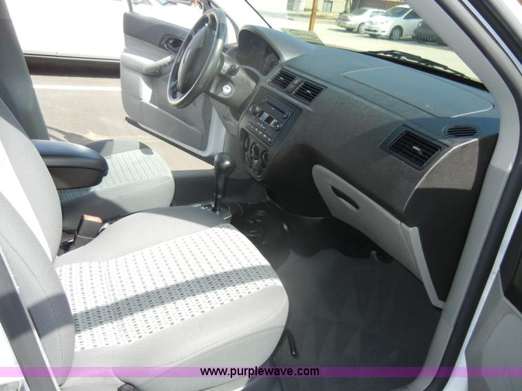 image for item C4360 2007 Ford Focus SE