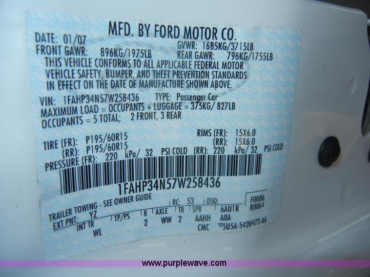 image for item C4360 2007 Ford Focus SE