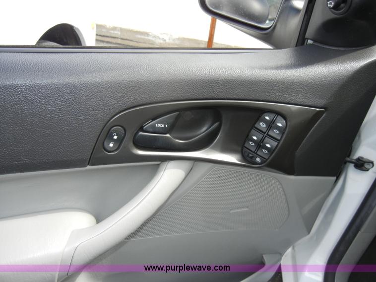 image for item C4361 2007 Ford Focus SE