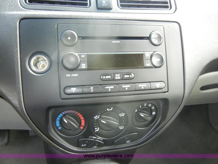 image for item C4361 2007 Ford Focus SE